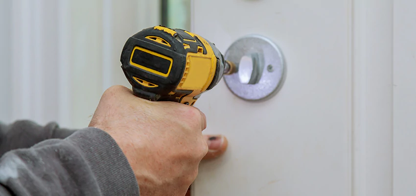 Street Locksmith For Smart Lock Repair in Wilton, CA
